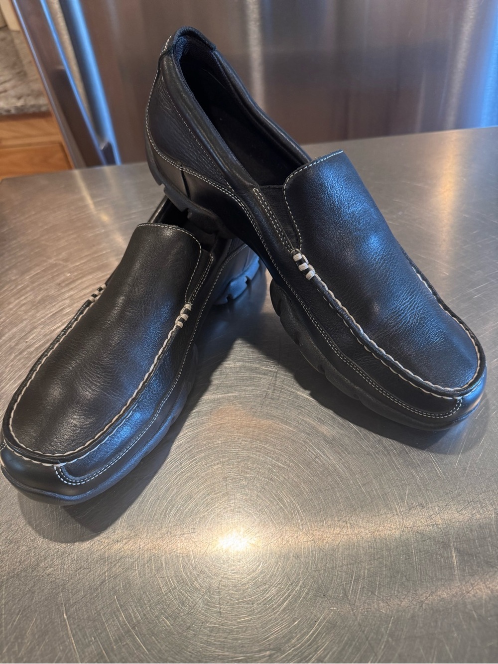 Rockport Black Leather Slip-On Loafers with Contrast Stitching